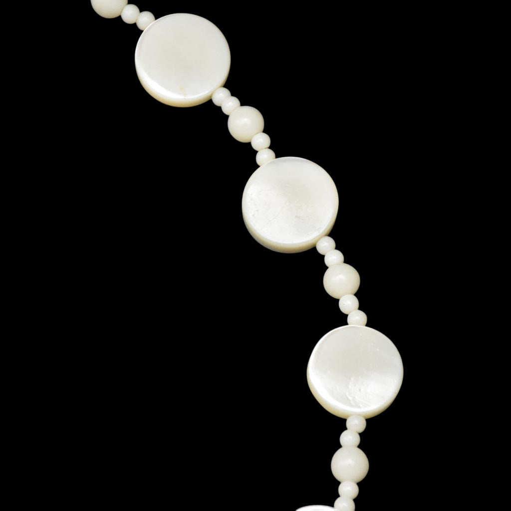 Collier ras de cou perles de nacre plates et rondes beige vintage