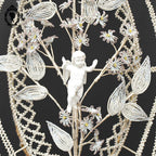 Couronne florale perles blanches objet de curiosité mortuaire ancienne 1900 H 75 cm