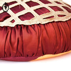 Coussin ovale broderie richelieu art décoration rouge beige ancien