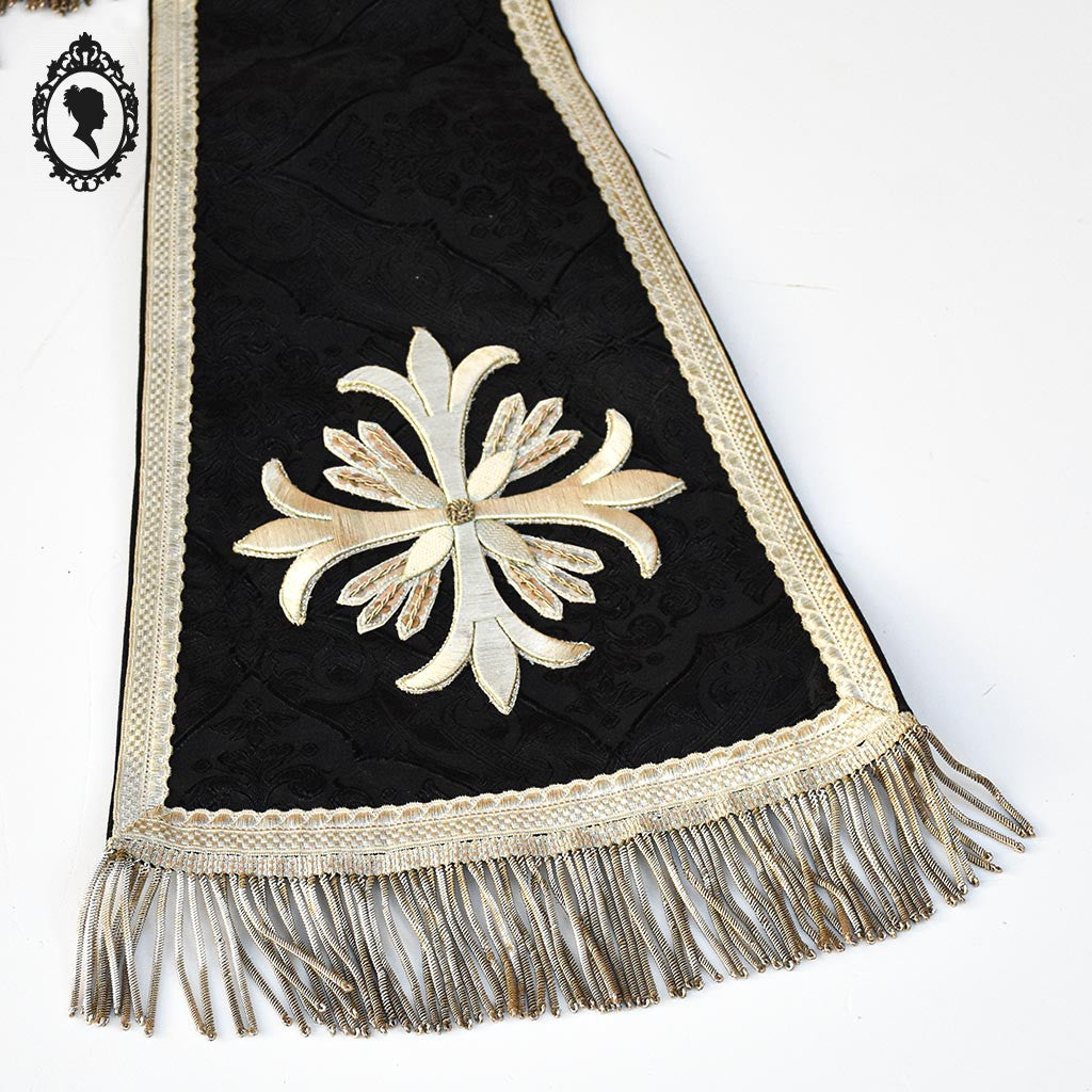 Étole pastorale prêtre Liturgique noir et beige soie broderie pompons fil doré argent ancienne