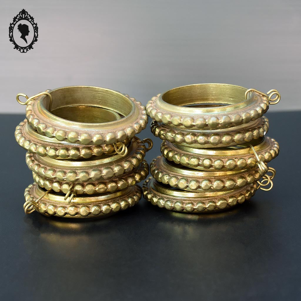 Lot 10 anneaux en bronze plein D 7,5 cm rang de perles accessoire pour rideau ancien