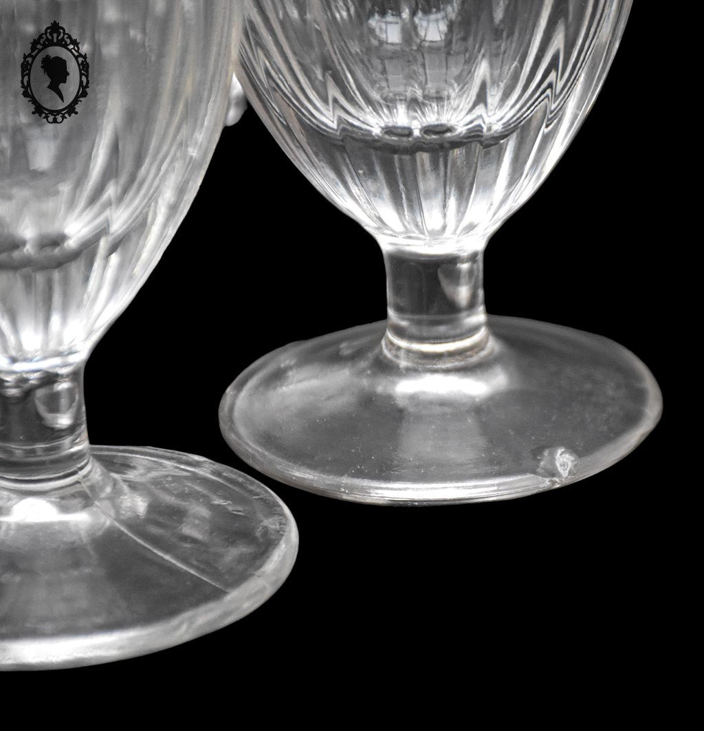 Lot 6 verres à digestif bistrot épais blancs à pied anciens