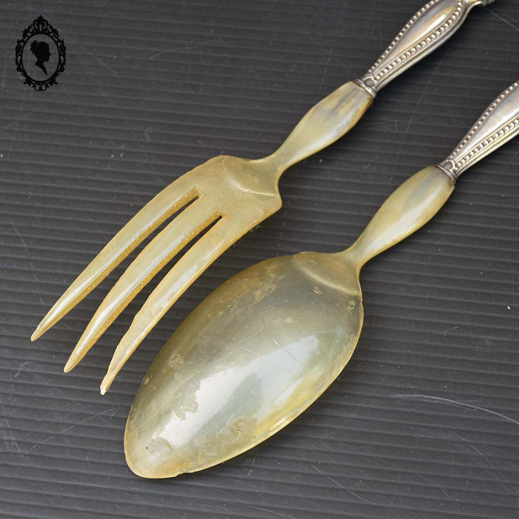 Service de couverts à salade métal argenté résine ancien à détourner