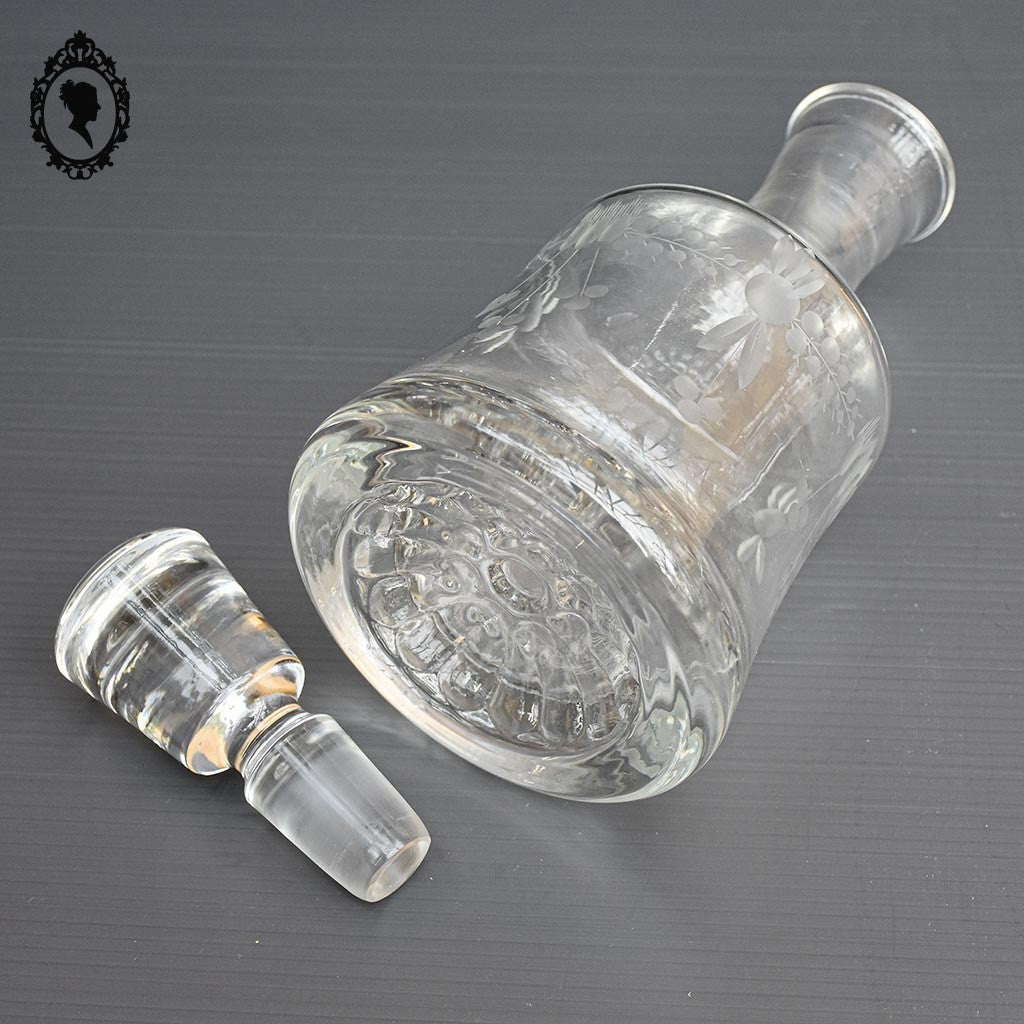 Belle carafe ancienne en verre blanc très épais avec bouchon Art déco