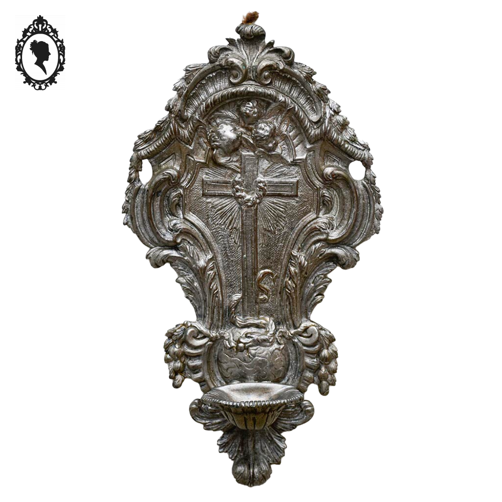 Bénitier avec croix et anges gris argenté en métal régule ancien