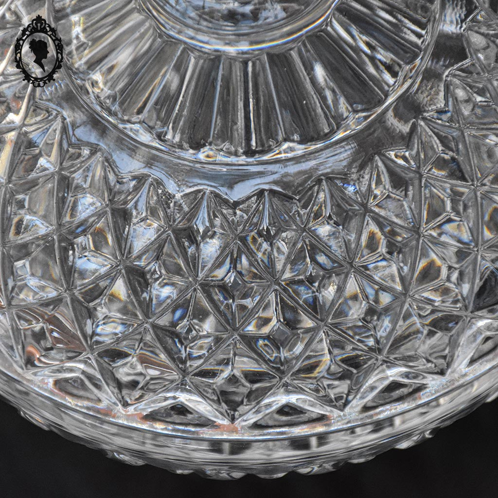 Bonbonnière en cristal blanc taillée H 11 cm vintage
