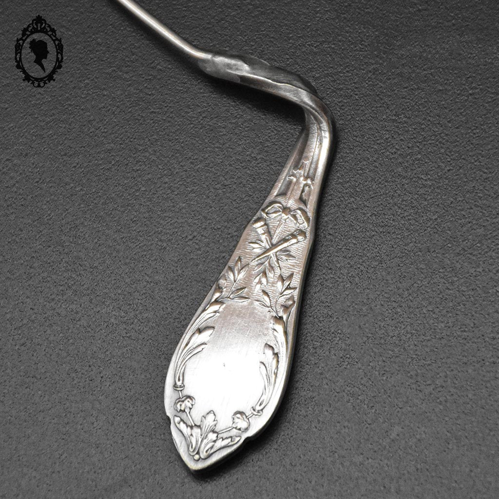 Collier original couvert ancien rond rigide en métal argent d’une cuillère vintage