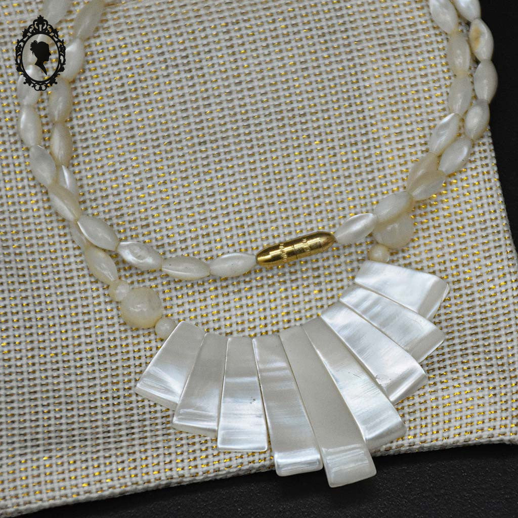 Élégant collier blanc perles de nacre baguettes et grains de riz vintage ancien