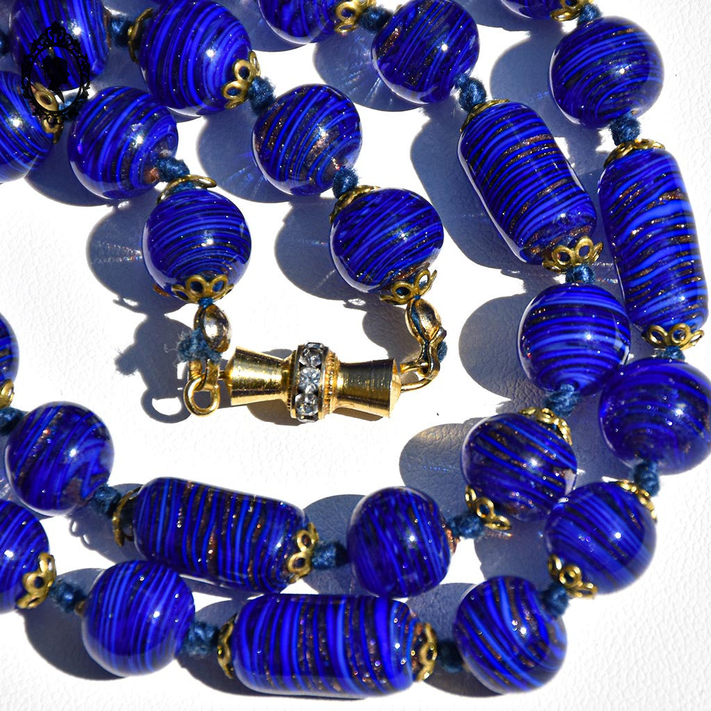 Élégant collier perles de verre vénitien Murano bleu cobalt vintage