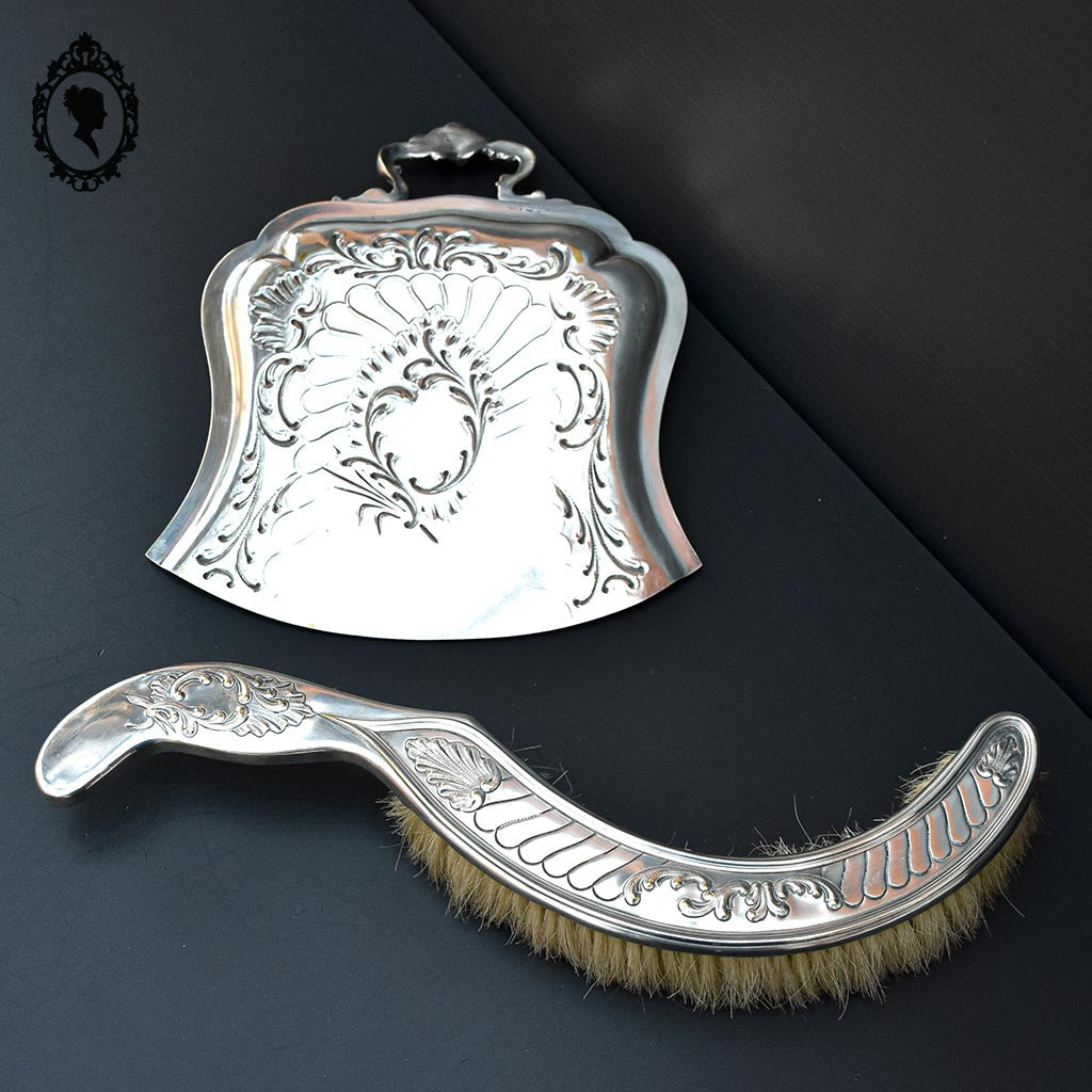 Ensemble pelle et brosse ramasse miettes en métal argenté ancien