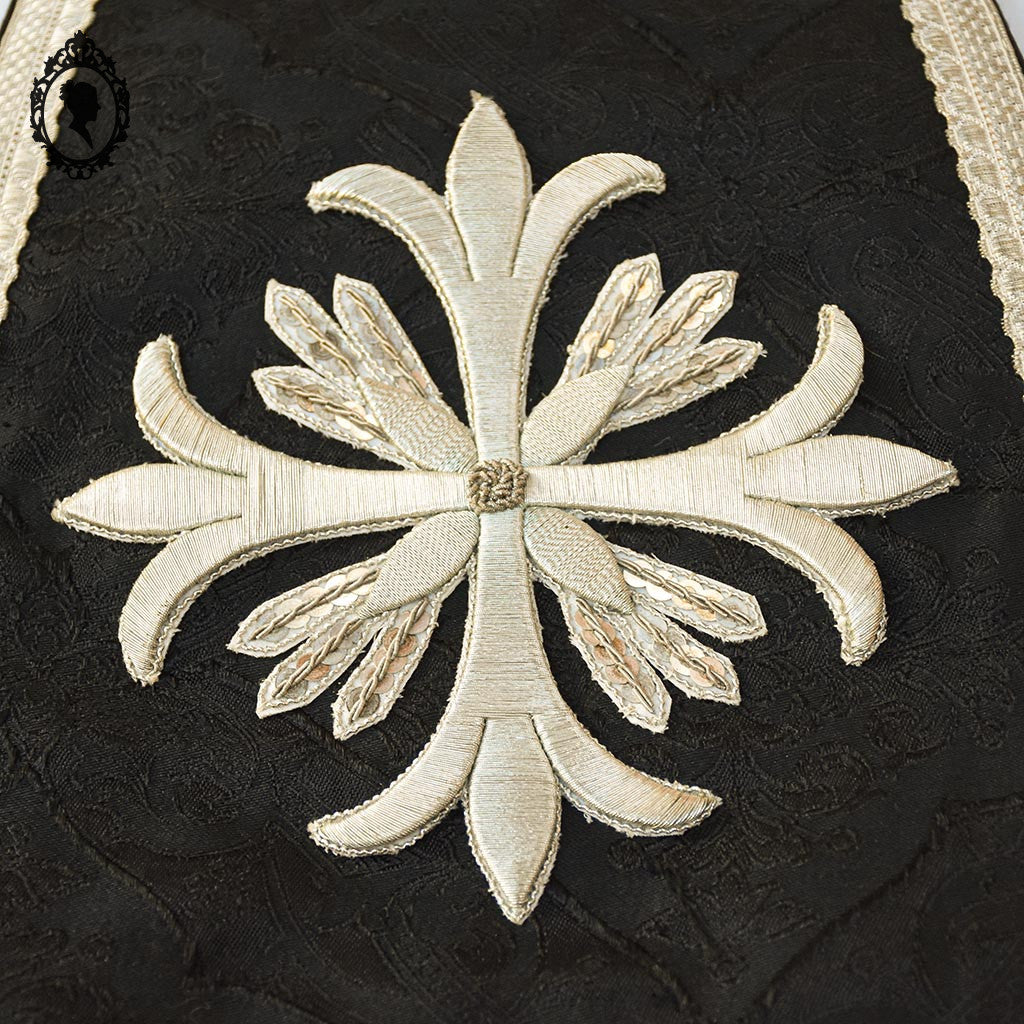 Étole pastorale prêtre Liturgique noir et beige soie broderie pompons fil doré argent ancienne