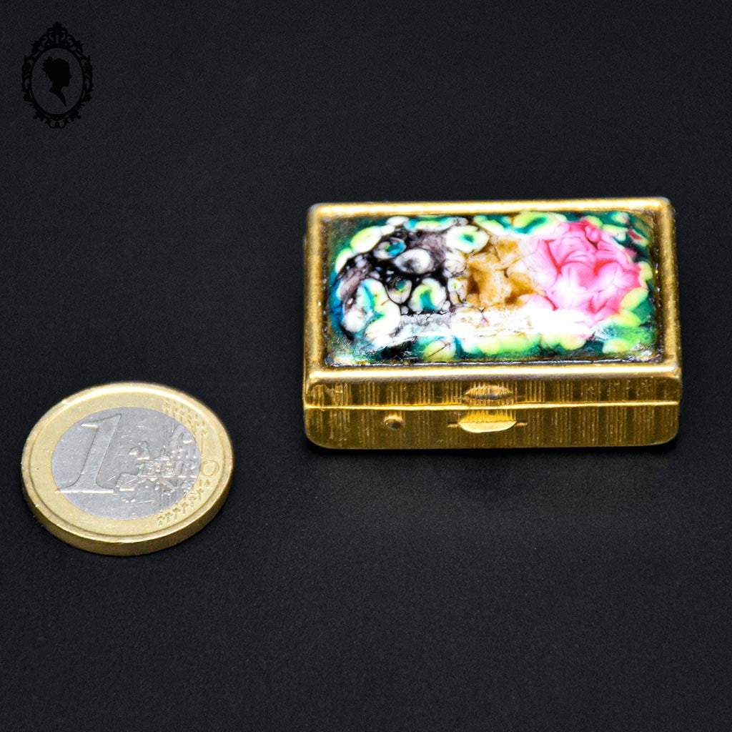Jolie boite à pilules émaux polychromes et doré vintage