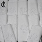 Lot service 12 serviettes de table anciennes damassées blanches monogramme FP