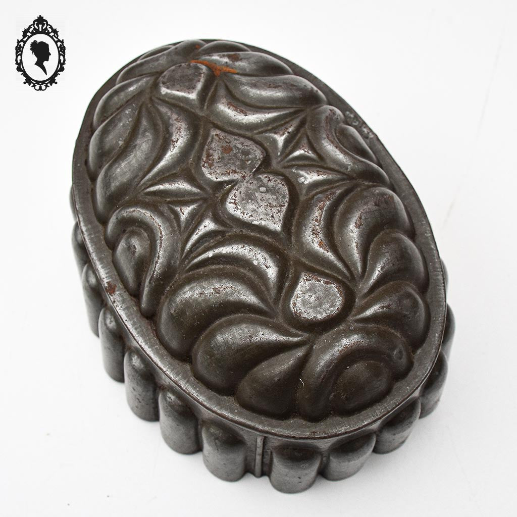 Moule à gâteaux cake en fer blanc gris ovale ancien