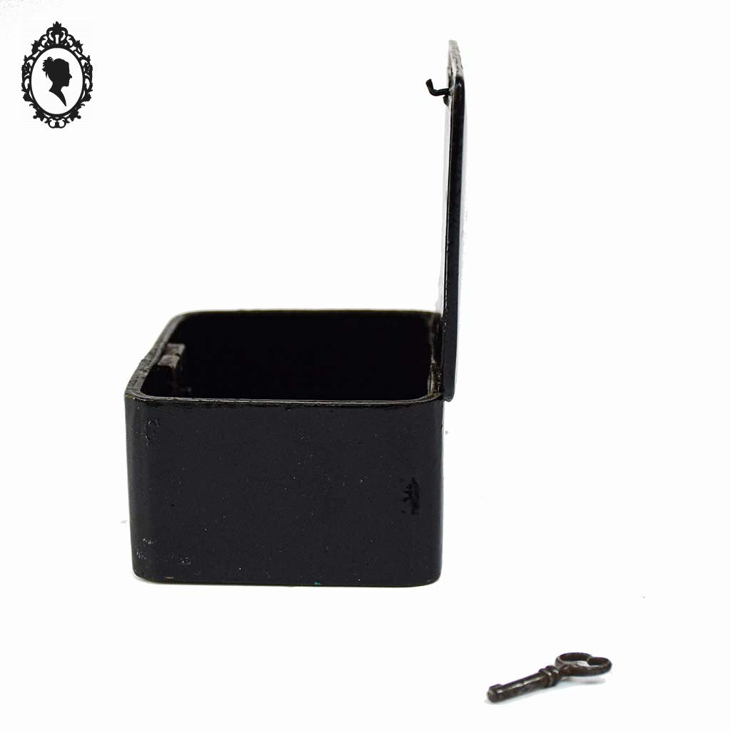 Tirelire boite souvenir de Lourdes ancienne en carton bouilli noir