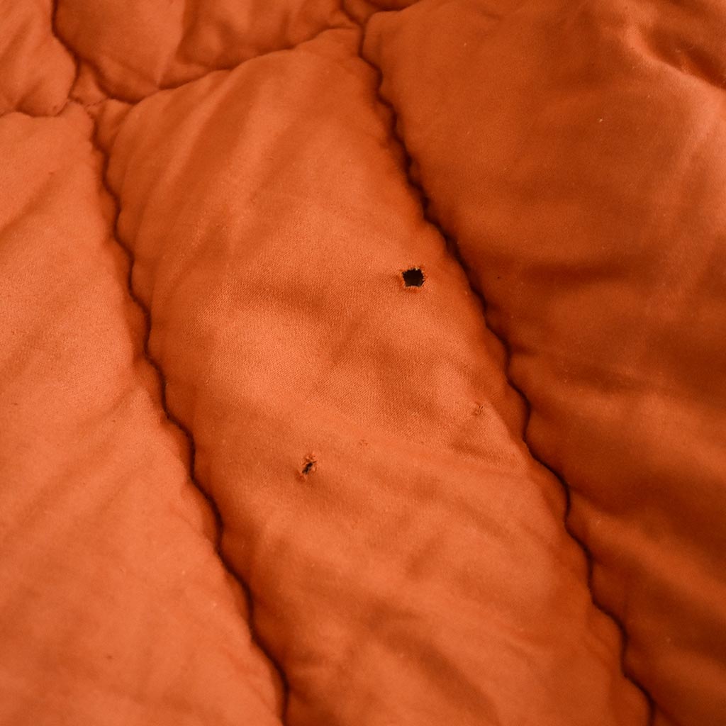 Couverture piquée ancienne orange, garnissage laine – 217 × 220 cm