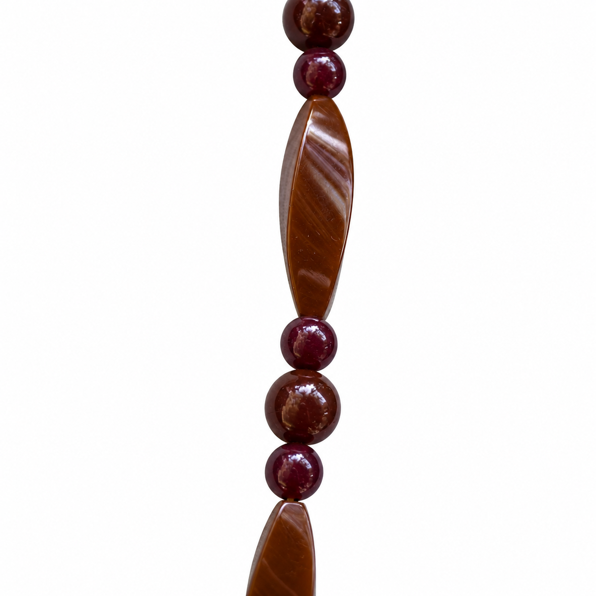 Sautoir perles en bakélite bordeaux et caramel – Art déco, 79,5 cm ancien vintage