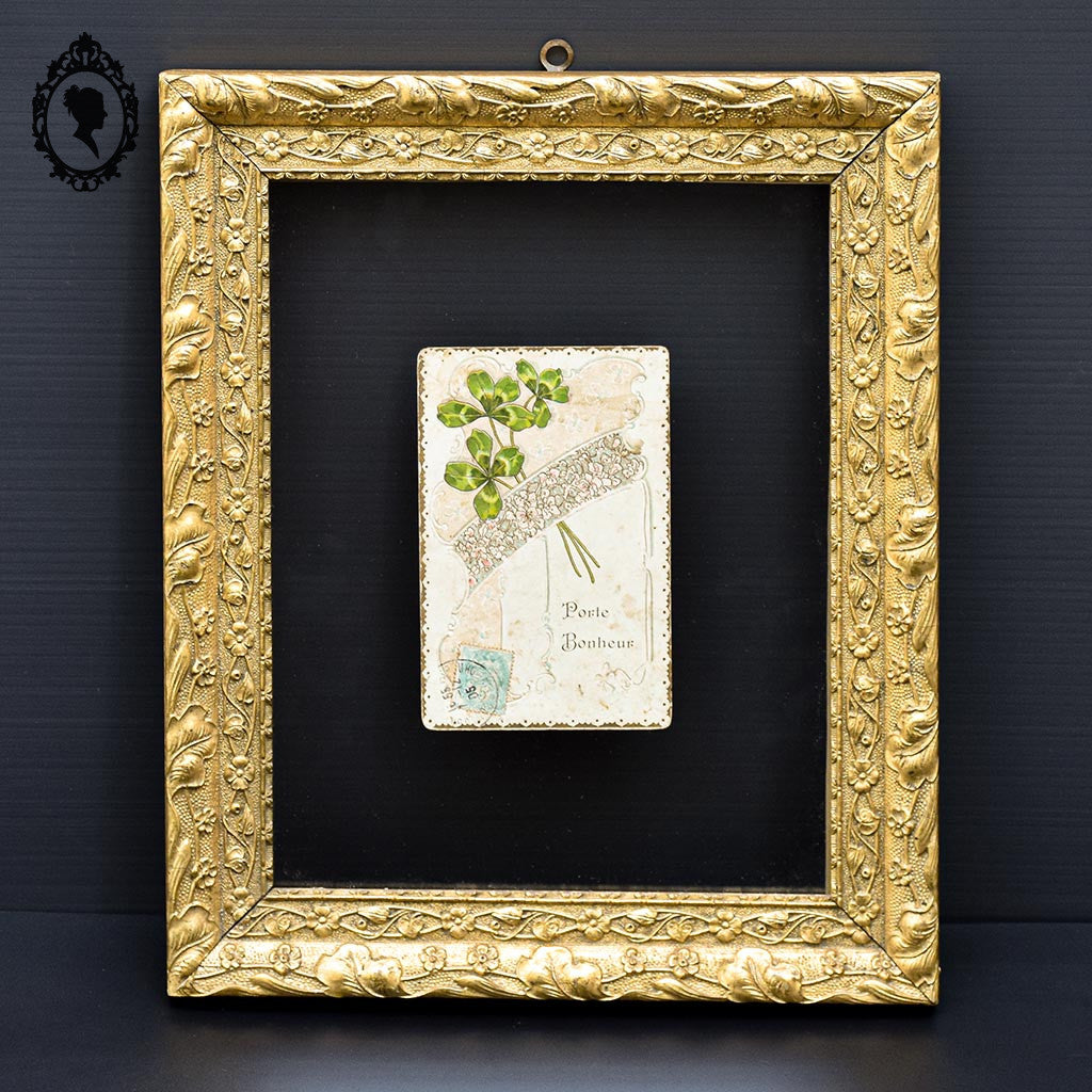 Cadre doré « Porte Bonheur » carte postale entre 2 verres Art Nouveau