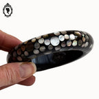 Chic bracelet jonc gris à poids de nacre rigide Nature
