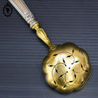 Cuillère à sucre saupoudreuse ou couvert ajouré en argent et vermeil doré ancien