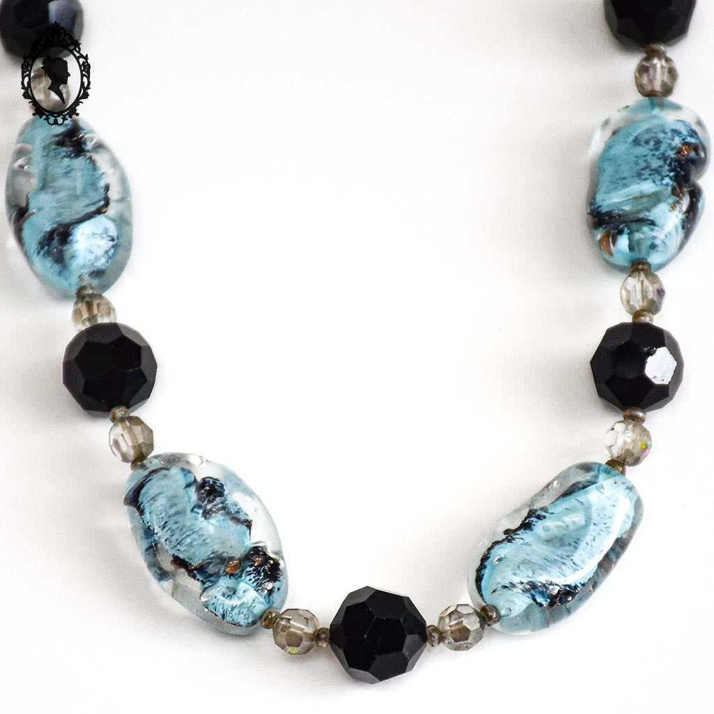 Élégant long collier perles de verre vénitien Murano bleu noir vintage ancien