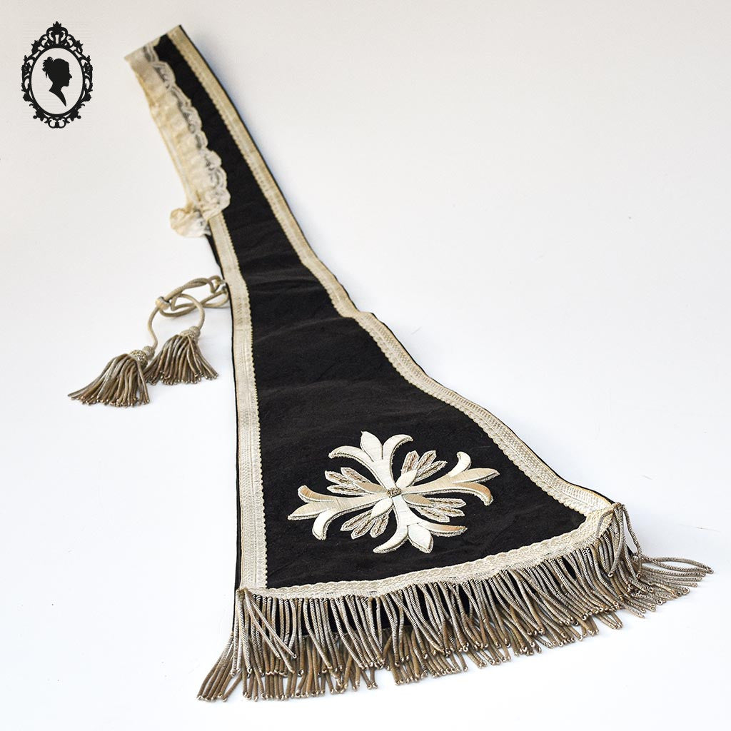 Étole pastorale prêtre Liturgique noir et beige soie broderie pompons fil doré argent ancienne