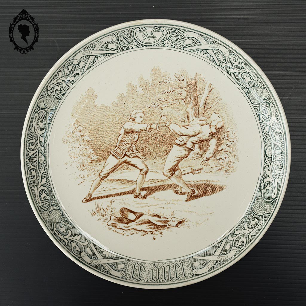 Lot 9 assiettes anciennes plates ou à dessert Terre de Fer Le Duel Louis XIV gladiateurs Creil et Montereau