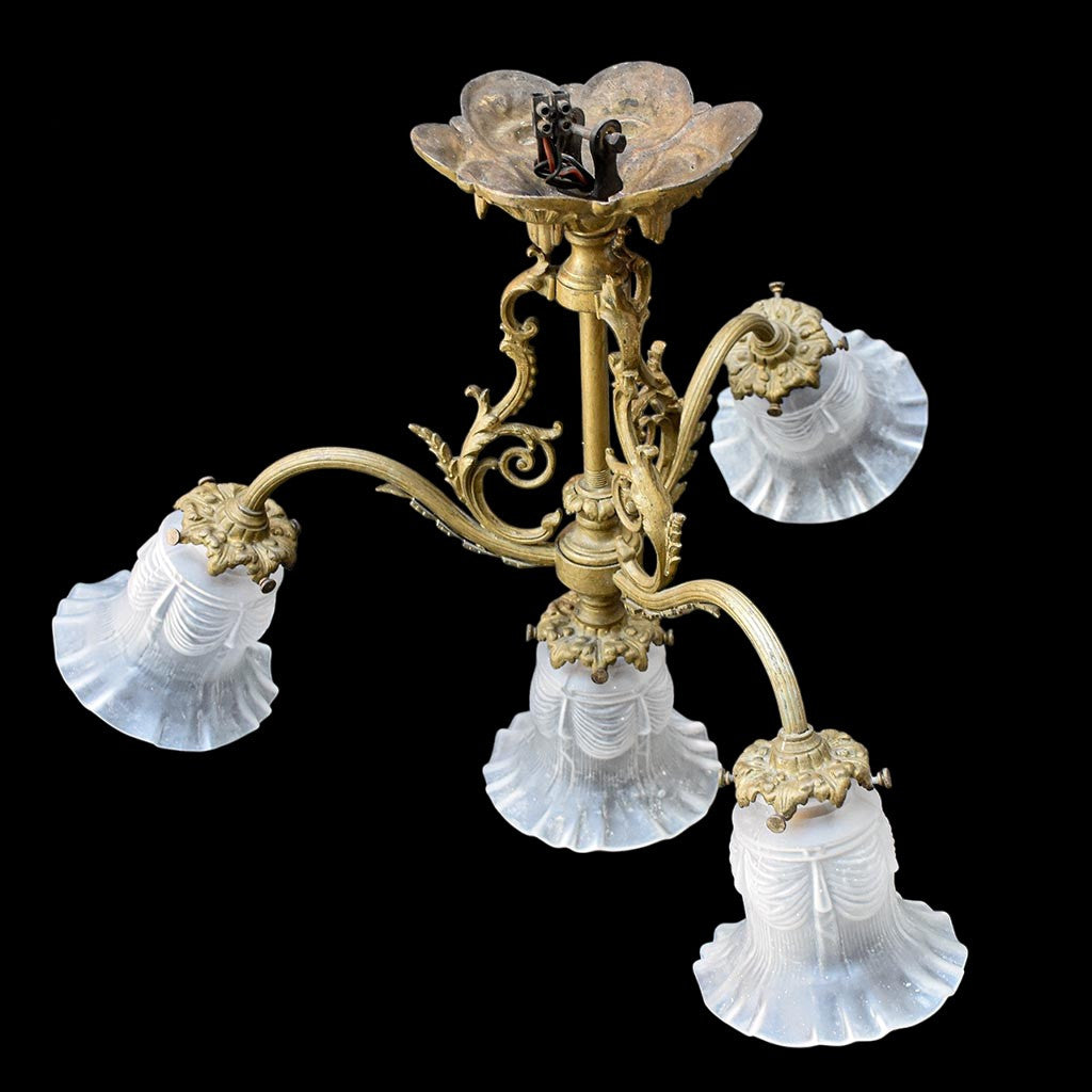 Lustre plafonnier bronze doré Napoléon III 4 lumières tulipes blanches ancien