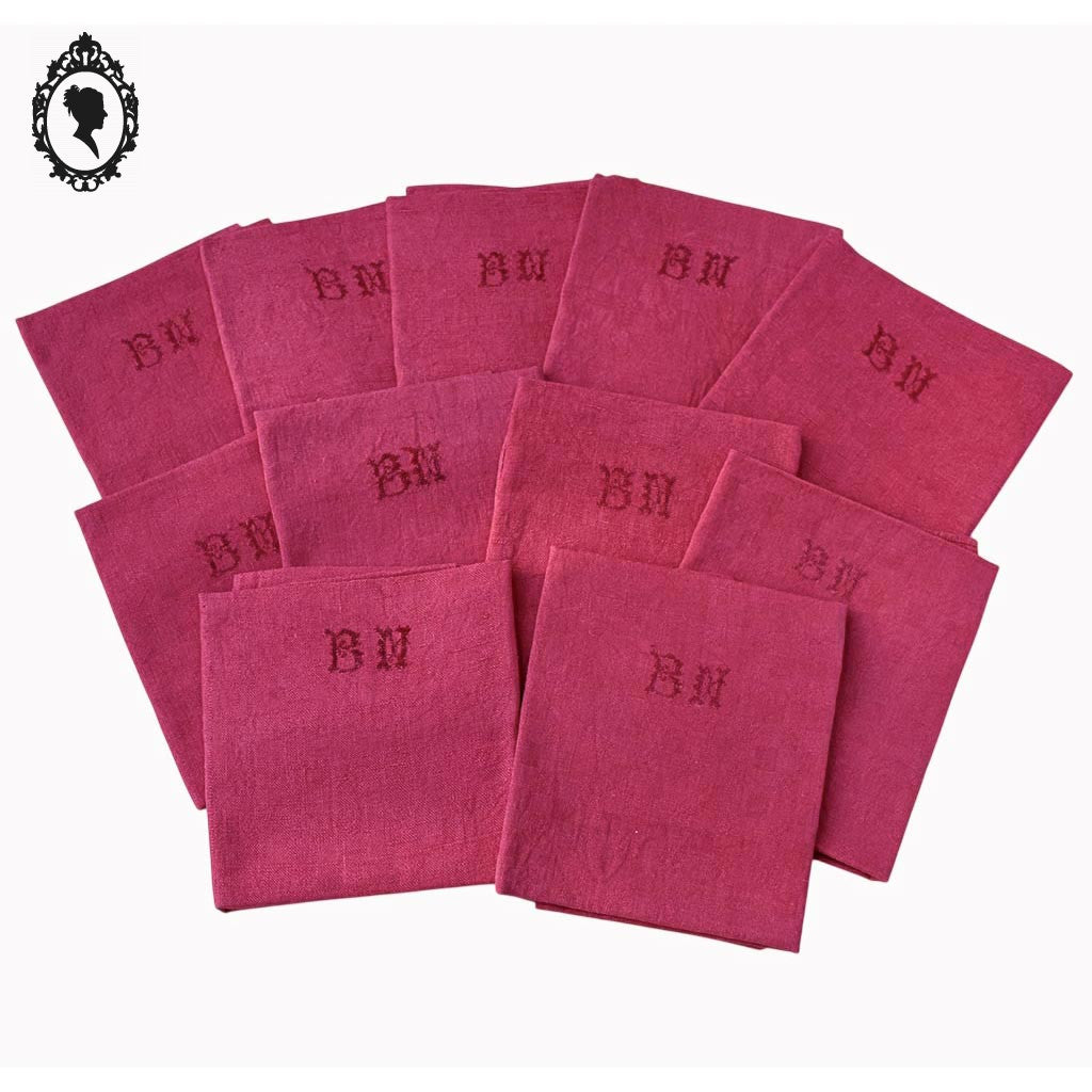 Lot 11 serviettes anciennes teint rose fuchsia monogrammes BN 82 x 60 cm