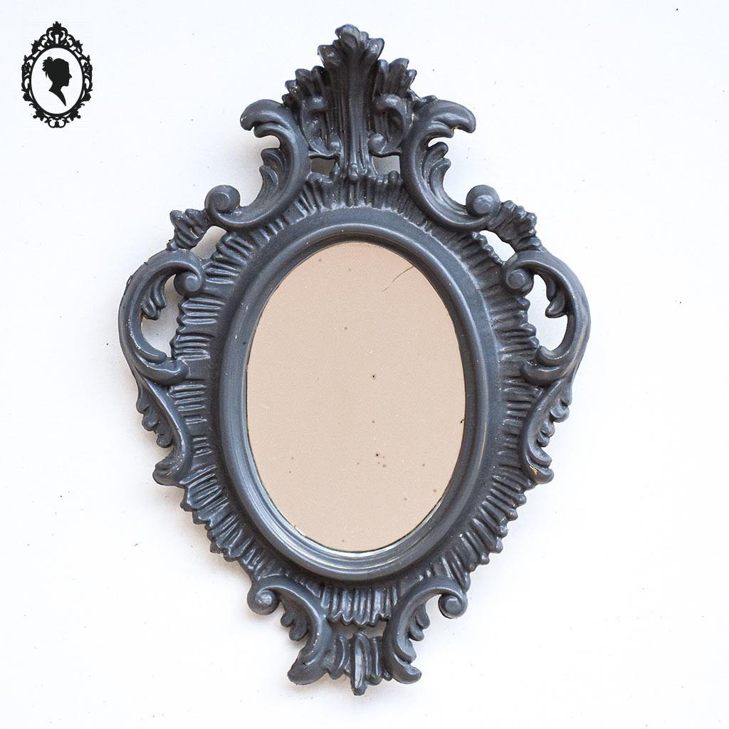 Vieux Miroir Mural Ovale Arqué En Cuivre Doré, Style Vintage Rétro Du Milieu Du XXe Siècle - Parfait Pour Une Décoration Murale Authentique (21,5 X 17 Cm)