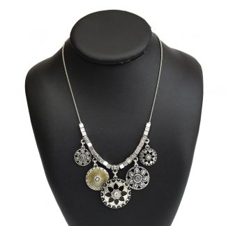 Collier, collier Ikita, Ikita, collier vintage, collier métal gris, collier pastilles, collier signée, collier créateur, créateur vintage, collier breloques, collier strass, bijou collier strass, bijou vintage, bijou strass, bijou ikita, collier métal, idée cadeau, cadeau femme, cadeau, cadeau fête des mères, Kdo fêtes de maman, fête des mères, cadeau maman, idée cadeau maman, idée cadeau femme,
